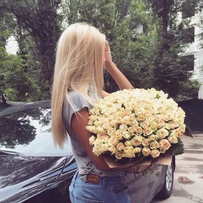 Блондинки и цветы – подборка фото, чтобы выбрать и подарить букеты
