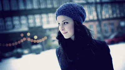 Does Snow Affect Skin Or Is Your Complexion Safe From The Chilly  Conditions? — PHOTOS