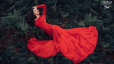 Шикарная женщина в красном платье (64 фото)