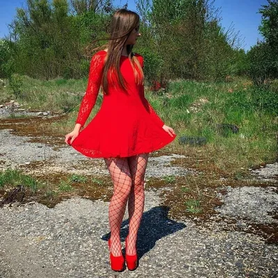 Девушка в красном платье в метро :: Виктория Соболевская – Социальная сеть  ФотоКто