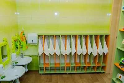 Шкафы для полотенец и детских горшков в детский сад
