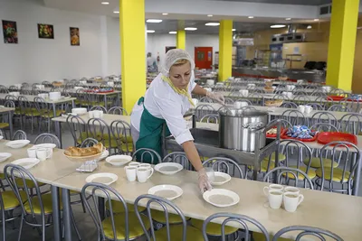 Новые правила организации питания в школах: мнения родителей разделились -  Российская газета
