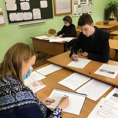 В Астрахани почти 12 тысяч девятиклассников сдают устный экзамен по русскому  языку | Радиостанция «Южная Волна»