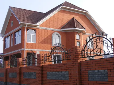 Проект дома из красного кирпича и зеленой крышей | Архитектурное бюро  \"Беларх\" - Авторские проекты планы домов и коттеджей