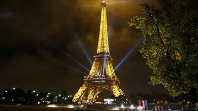 Прекрасный Вид Из Знаменитой Эйфелевой Башни В Париже, Франция Фотография,  картинки, изображения и сток-фотография без роялти. Image 24579317