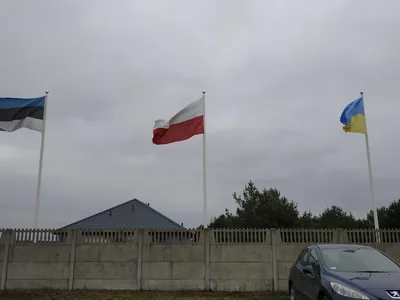Купить флаг России в Москве, изготовление флагов с логотипом на заказ