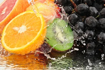 Фартук на кухню из пластика фрукты в воде 600 мм (длина 2 м) купить в СПб ☎  +7(904)602-86-26.