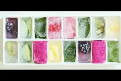Лед с замороженными фруктами на белом фоне :: Стоковая фотография ::  Pixel-Shot Studio