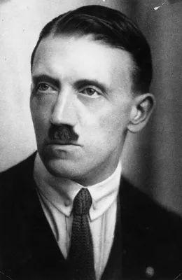 Фактчек: 10 самых популярных легенд о Гитлере • Arzamas