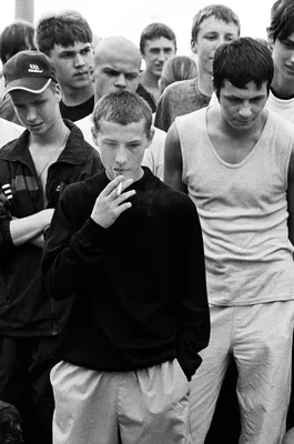 Заседание гопников , толпа чотких …» — создано в Шедевруме