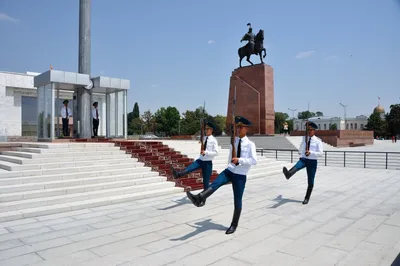 Муниципальная администрация мэрии города Бишкек по Ленинскому  административному району Объявляет открытый конкурс на замещение вакантных  административных муниципальных должностей - Кыргыз Республикасынын  Министрлер Кабинетине караштуу Мамлекеттик ...