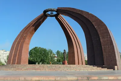 Бишкек - столица Кыргызстана. Путеводитель, достопримечательности,  фотографии.