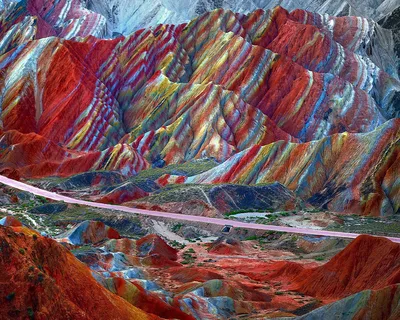 Фотошоп в реальной жизни: разноцветные горы, простирающиеся на 500  квадратных километров / Путешествия и туризм / iXBT Live