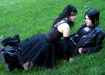 готы Изобр по Готы Вампиры #yandeximages | Goth, Grunge couple, Romantic  goth