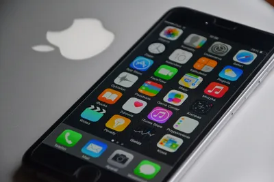 Тонкий чехол-накладка для iPhone 7/8 с вырезом под яблоко Черный