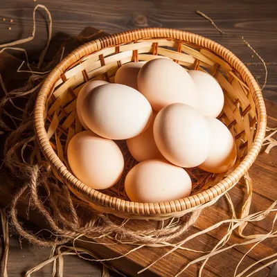 Золотые» яйца: что происходит с ценами на еду в РФ, как реагируют власти