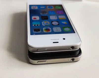 File:iPhone 4S white YsOD.png - Wikimedia Commons