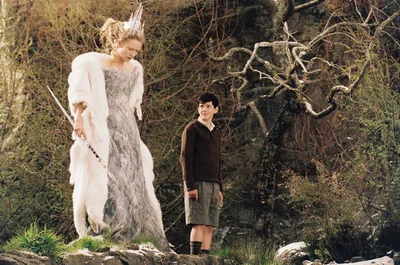 Кадры из фильма: Хроники Нарнии: Лев, колдунья и волшебный шкаф