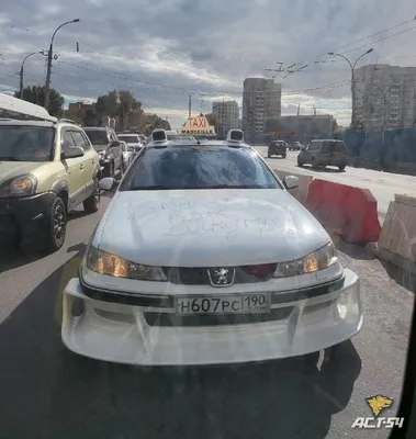В Барнауле продают реплику Peugeot из фильма «Такси» с автографом актера  Сами Насери