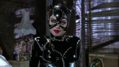 Звезда «Бэтмен возвращается» дала совет новой исполнительнице роли Женщины- кошки — Новости на Кинопоиске