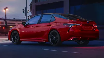 What are the Model Features of the 2020 Toyota Camry? | Tri County Toyota