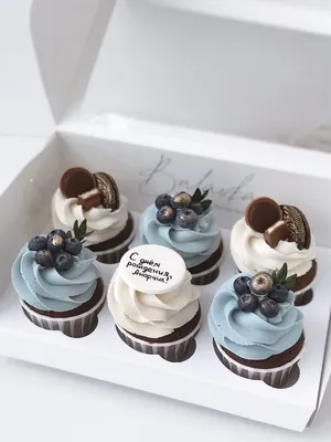 Капкейки с днем рождения - цены | купить в Санкт-Петербурге в кондитерской  на заказ Авторские десерты БуЛавка