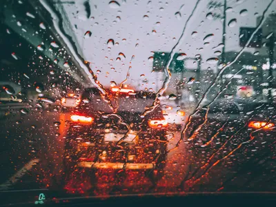 Дождь в городе | Дождь, Обои для телефона, Призраки