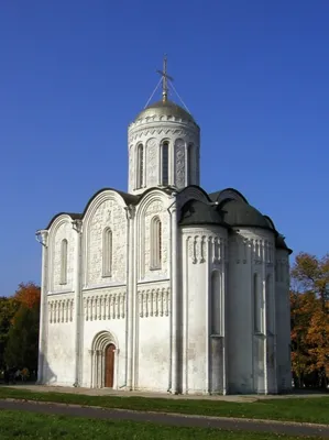 Не только на молитву: 10 захватывающих храмов России