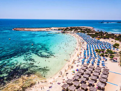 Кипр, пляж, море, лето, жара, белые камни, шляпа, раскладка | Пляж летом,  Абстрактные фотографии, Пляж