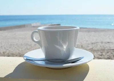 Красивая чашка кофе, море, чайки, …» — создано в Шедевруме