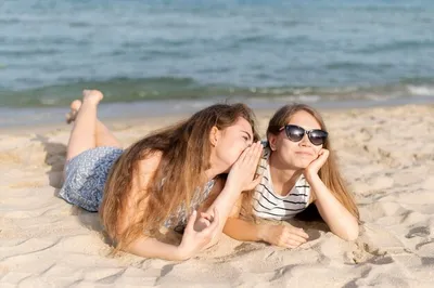 На новочебоксарском пляже можно встретить немало красивых девушек