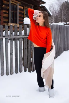 Красивая Девушка Любит Зимой Стоковые Фотографии | FreeImages