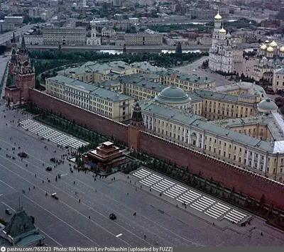 Кремль и красная площадь в Москве Стоковое Изображение - изображение  насчитывающей европа, часы: 195329021