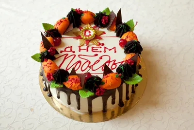 Торт кремовый с эффектом мрамора и ягодами торты от Свит Бисквит - Свит  Бисквит