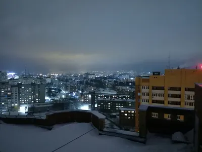 Крыша многоэтажки ночью - 85 фото