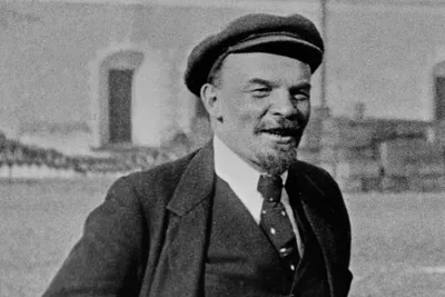 В Новосибирске выставили на продажу портрет Ленина за 5 млн рублей -  Газета.Ru | Новости