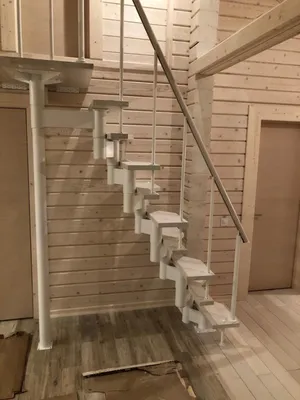Компактная лестница на 2 этаж для узких проёмов, купить недорого в Москве,  заказать по низкой цене лестницу