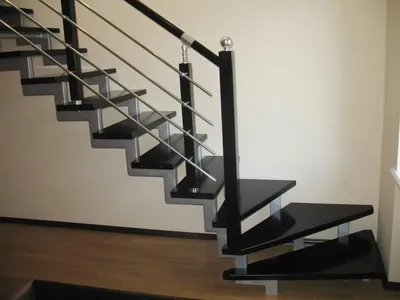 Готовая лестницы на второй этаж ЛС-01м | ProektLife