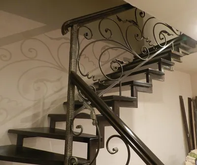 Лестницы на второй этаж на металлическом каркасе, лестницы на 2 этаж на  металлокаркасе