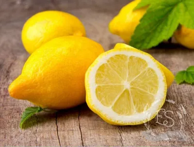 Свежие лимон и корка лимона Стоковое Фото - изображение насчитывающей  отрезок, здорово: 58801166