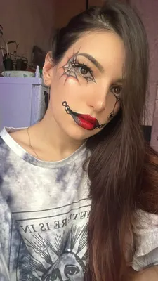 Halloween clown girl make up cosplay | Makeup, Halloween face makeup,  Halloween clown