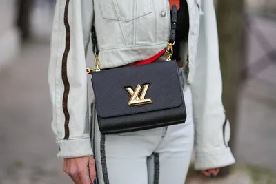 Louis Vuitton to Sell $39,000 NFTs | Vogue