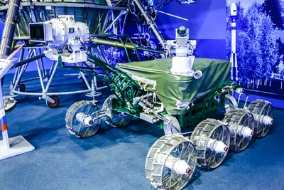 Китайский луноход начал путешествие по поверхности Луны — РБК