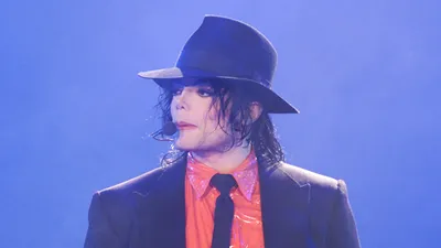 Стиль одежды Майкла Джексона: лучшие наряды, образ Майкла Джексона для  девушки / Школа Шопинга