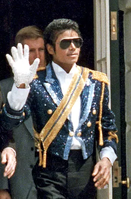 Перчатка Майкла Джексона взрослые r8488 купить в интернет-магазине -  My-Karnaval.ru, доставка по России и выгодные цены