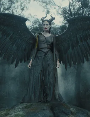Maleficent - Evil is the New Black — Behind the Black Making Maleficent:  Costume Design... | Maleficent movie, Maleficent cosplay, Maleficent costume