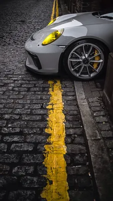 Занесенные снегом машины, Porsche…» — создано в Шедевруме