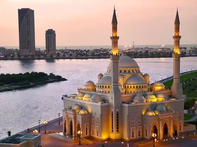 Обои на рабочий стол Мечеть в вечернем городе, Дубай, ОАЭ, обои для рабочего  стола, скачать обои, обои бесплатно