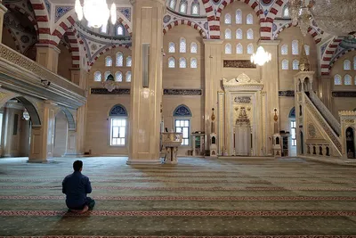 Посещение мечети Айя-София в Стамбуле стало платным для иностранных туристов