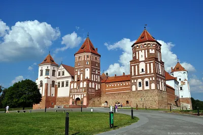 Мирский замок. Тайны и легенды . Тайны и легенды-Сателит Тревел